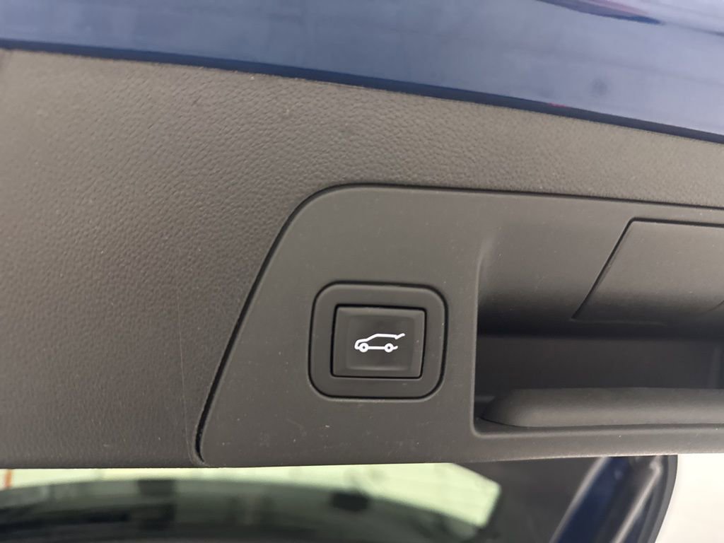 Used 2023 Buick Envision Essence image 13