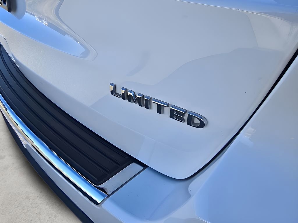 Used 2022 Jeep Grand Cherokee Limited image 11