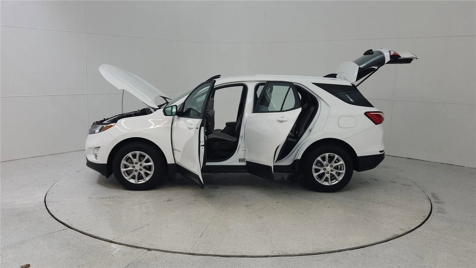 Used 2021 Chevrolet Equinox LS FWD image 12