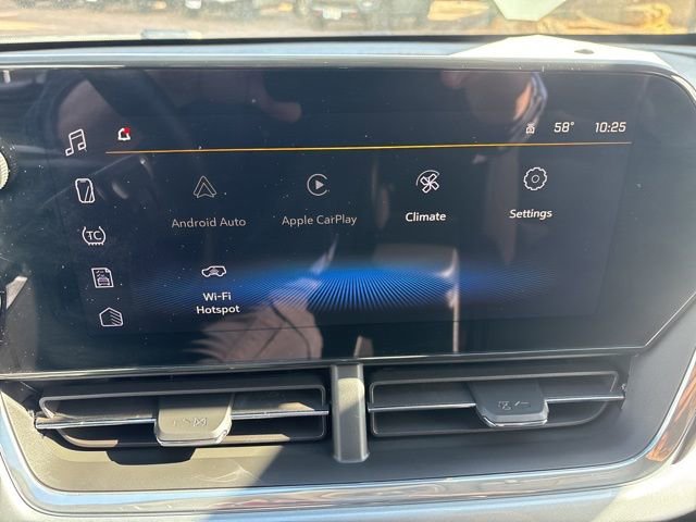 Used 2024 Chevrolet Trax LT w/ LT Convenience Package image 33