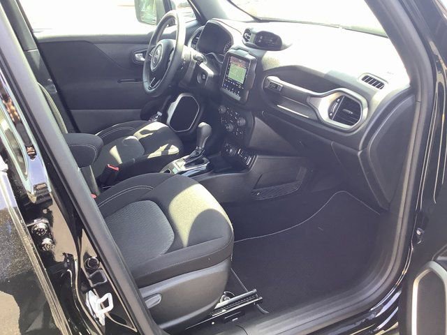 Used 2021 Jeep Renegade Latitude w/ Luxury Group II AWD/4WD image 34