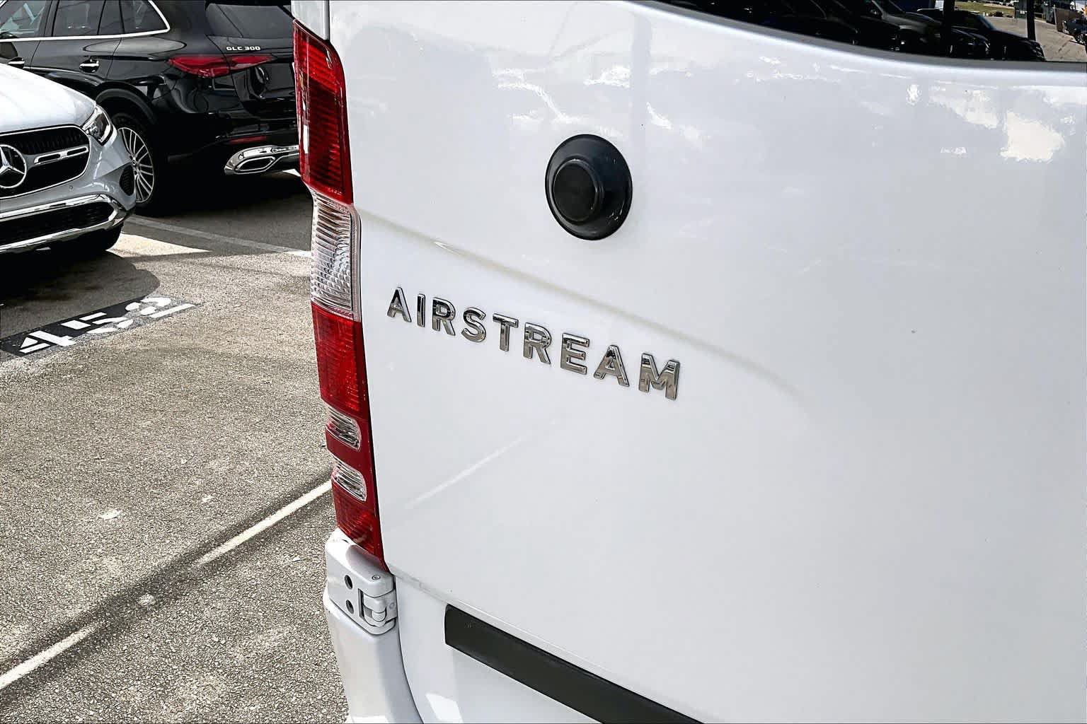 Used 2017 Mercedes-Benz Sprinter 3500 image 10