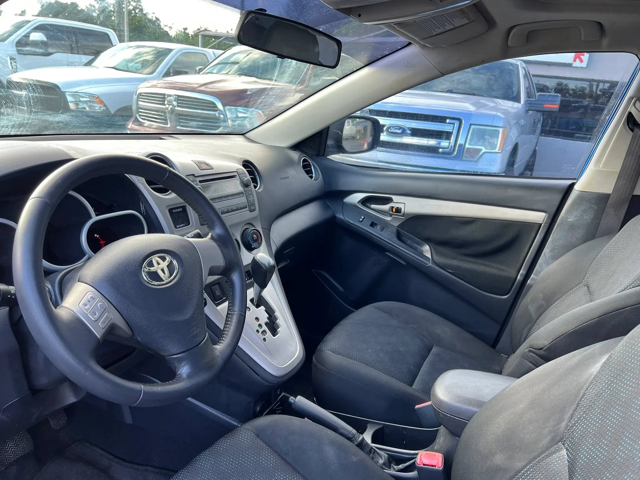 Used 2009 Toyota Matrix S w/ All Weather Guard Pkg FWD image 9