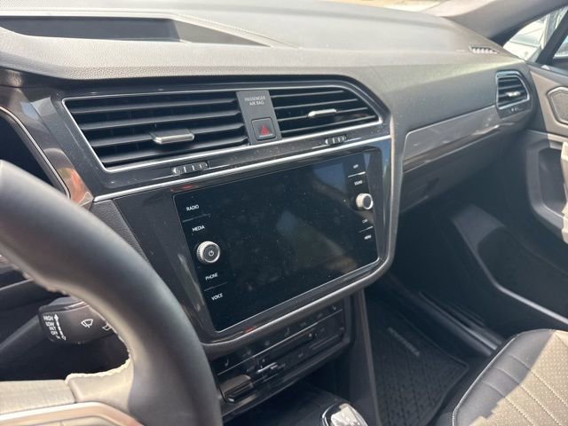 Used 2023 Volkswagen Tiguan SE R-Line image 19