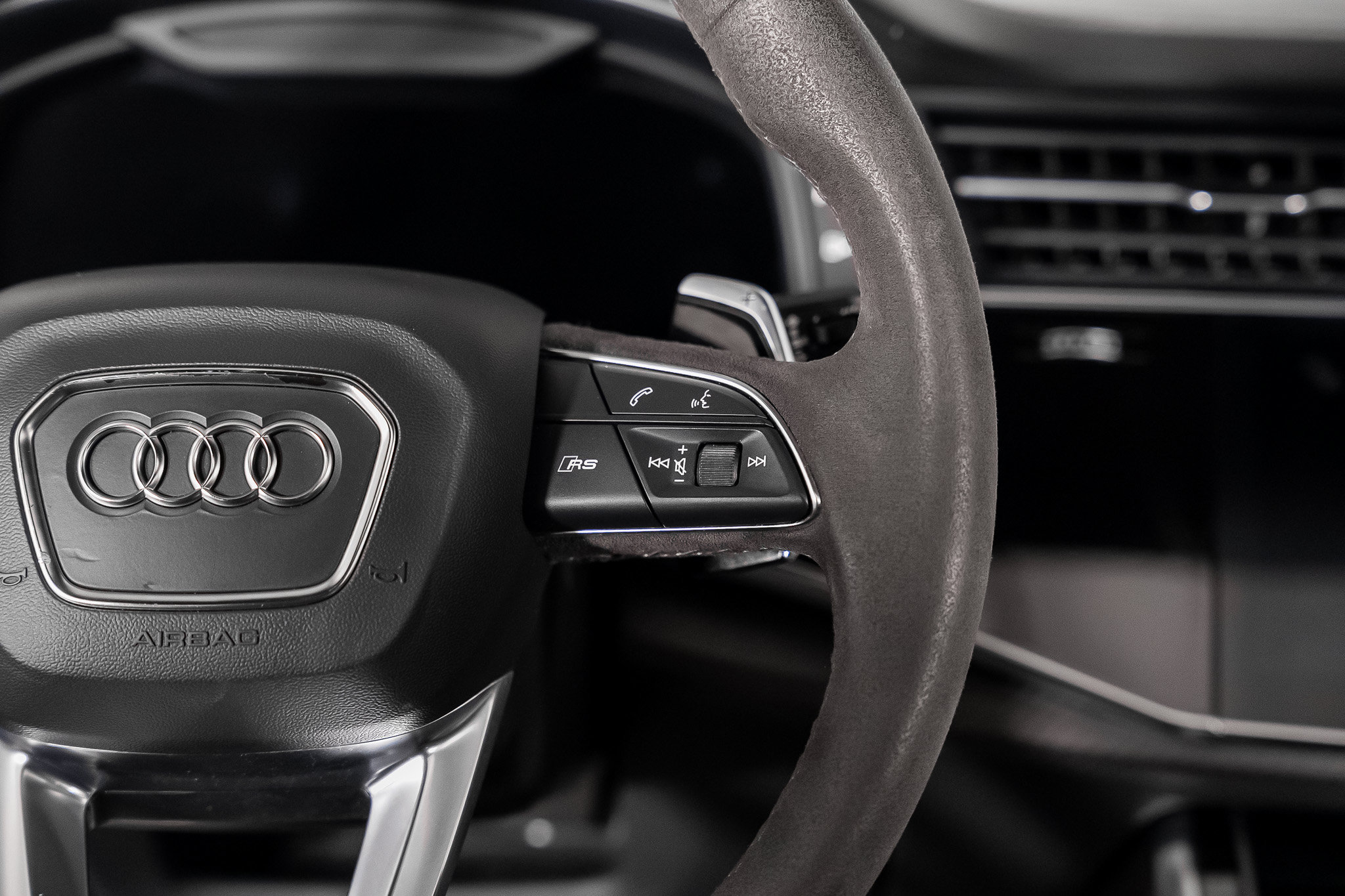 Used 2024 Audi RS Q8 AWD/4WD image 46