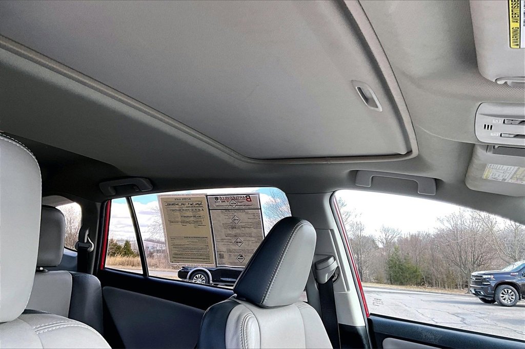 Used 2014 Toyota RAV4 Limited image 19