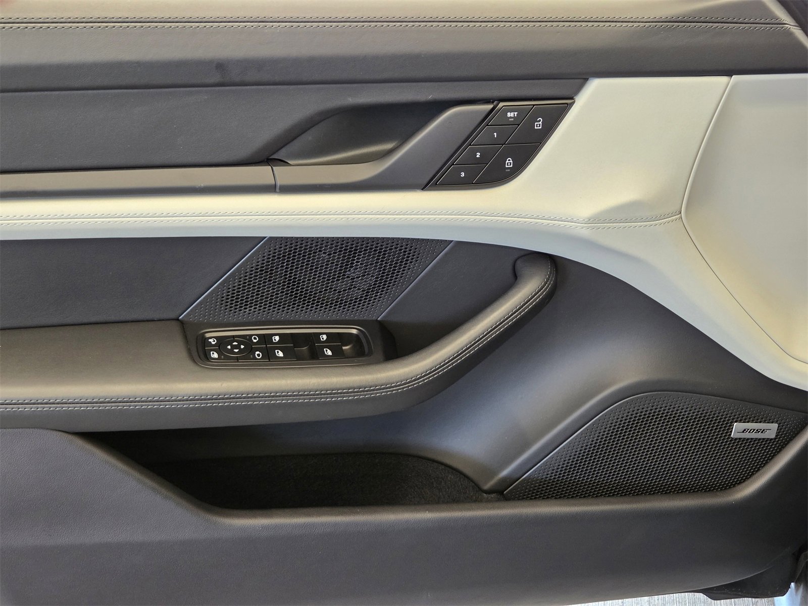 Used 2022 Porsche Taycan 4 Cross Turismo image 14