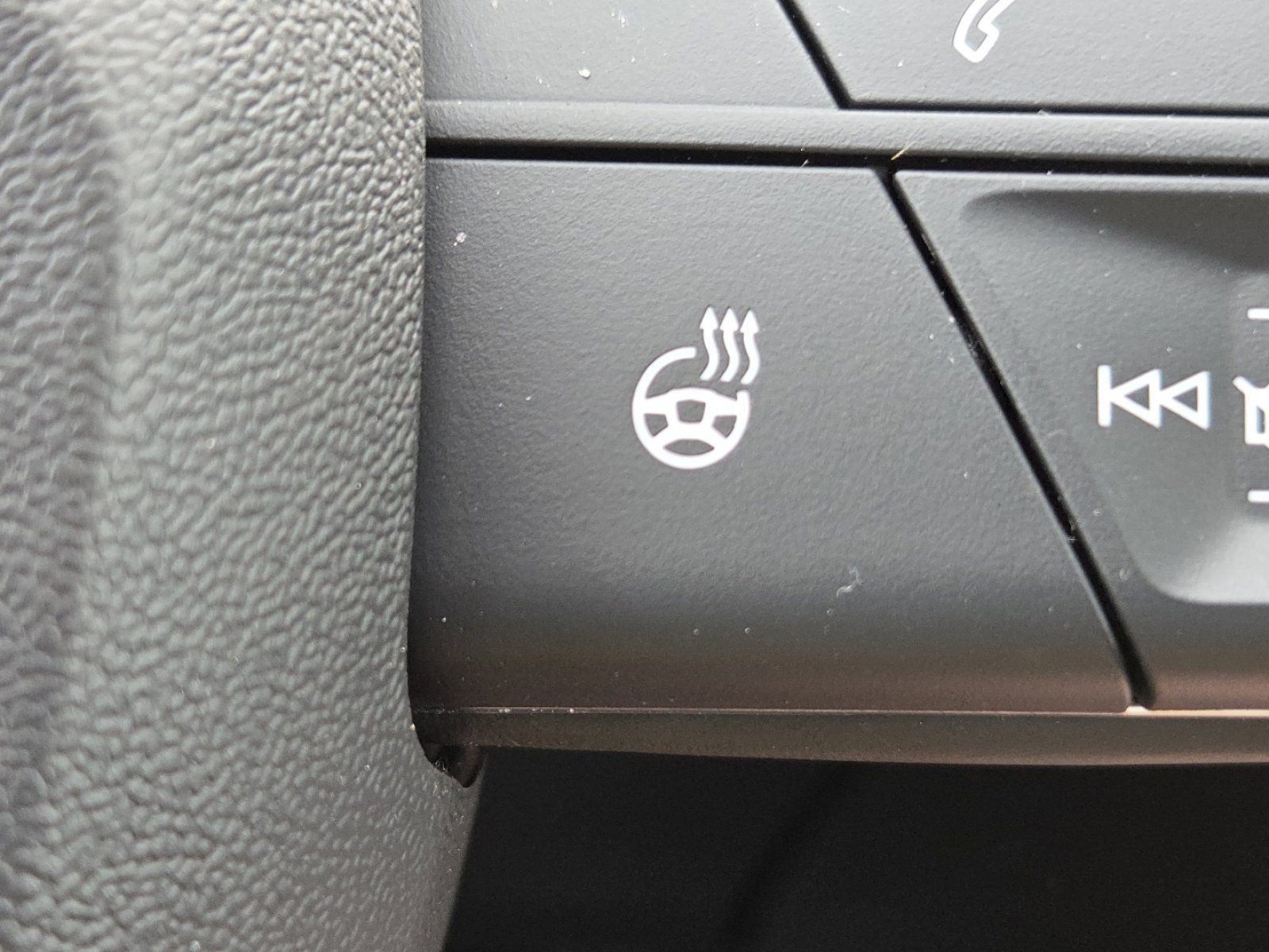 Used 2023 Audi Q5 2.0T Premium w/ Convenience Package image 5