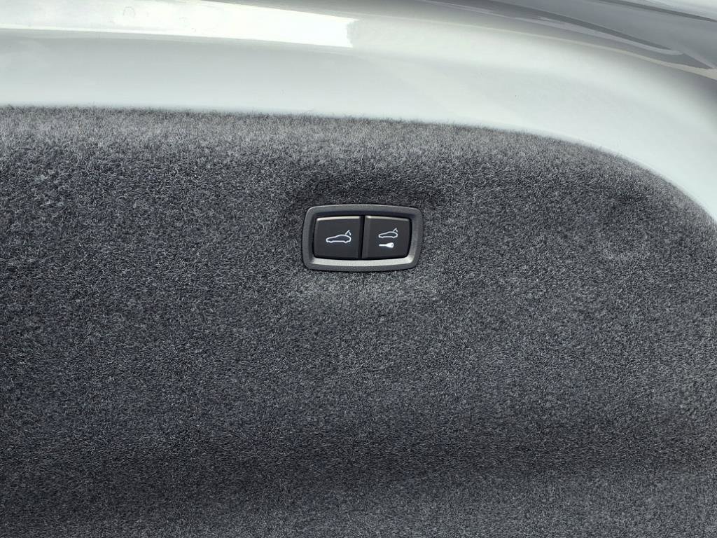 New 2025 Porsche Taycan image 26