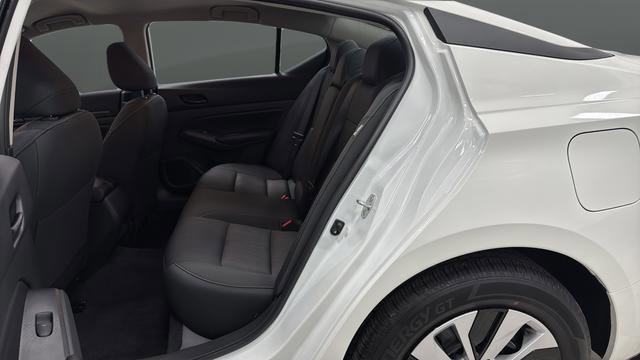 Used 2025 Nissan Altima 2.5 S FWD image 21