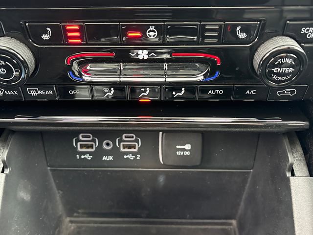 Used 2023 Jeep Grand Cherokee Limited image 35