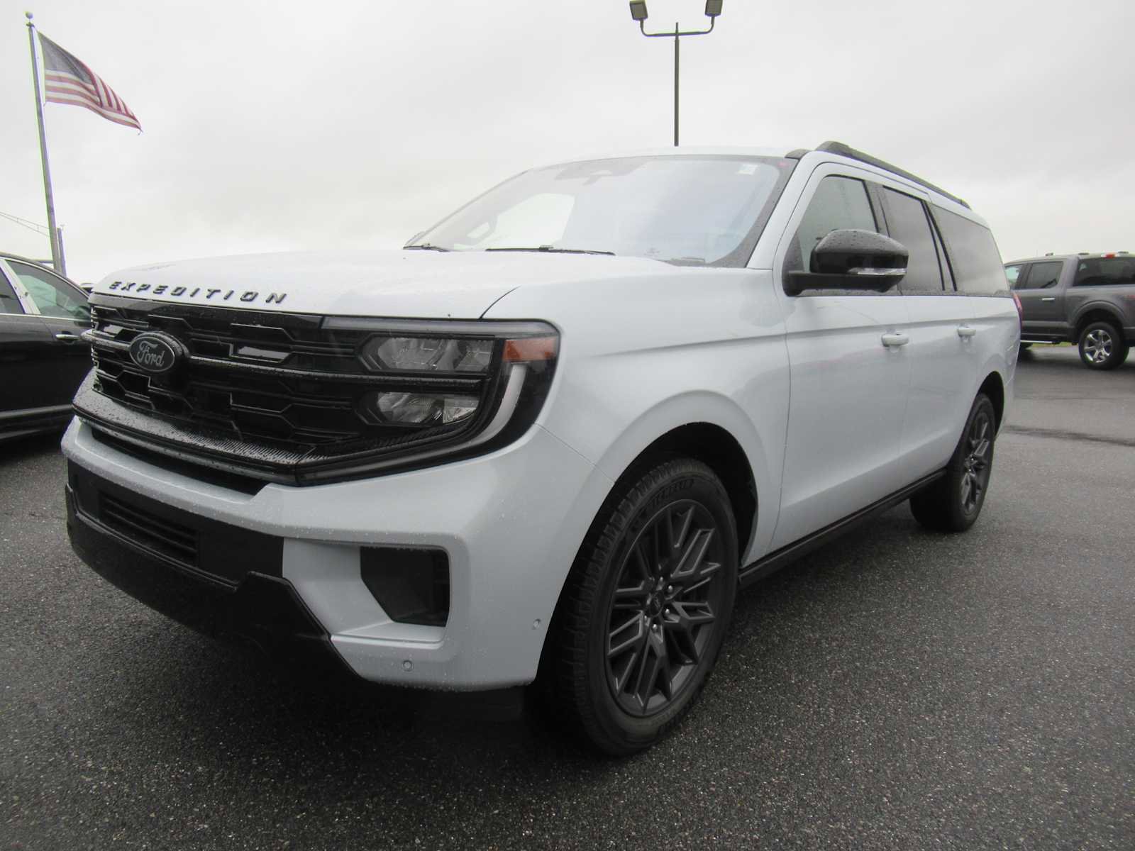 New 2025 Ford Expedition Max Platinum w/ Stealth Performance Package