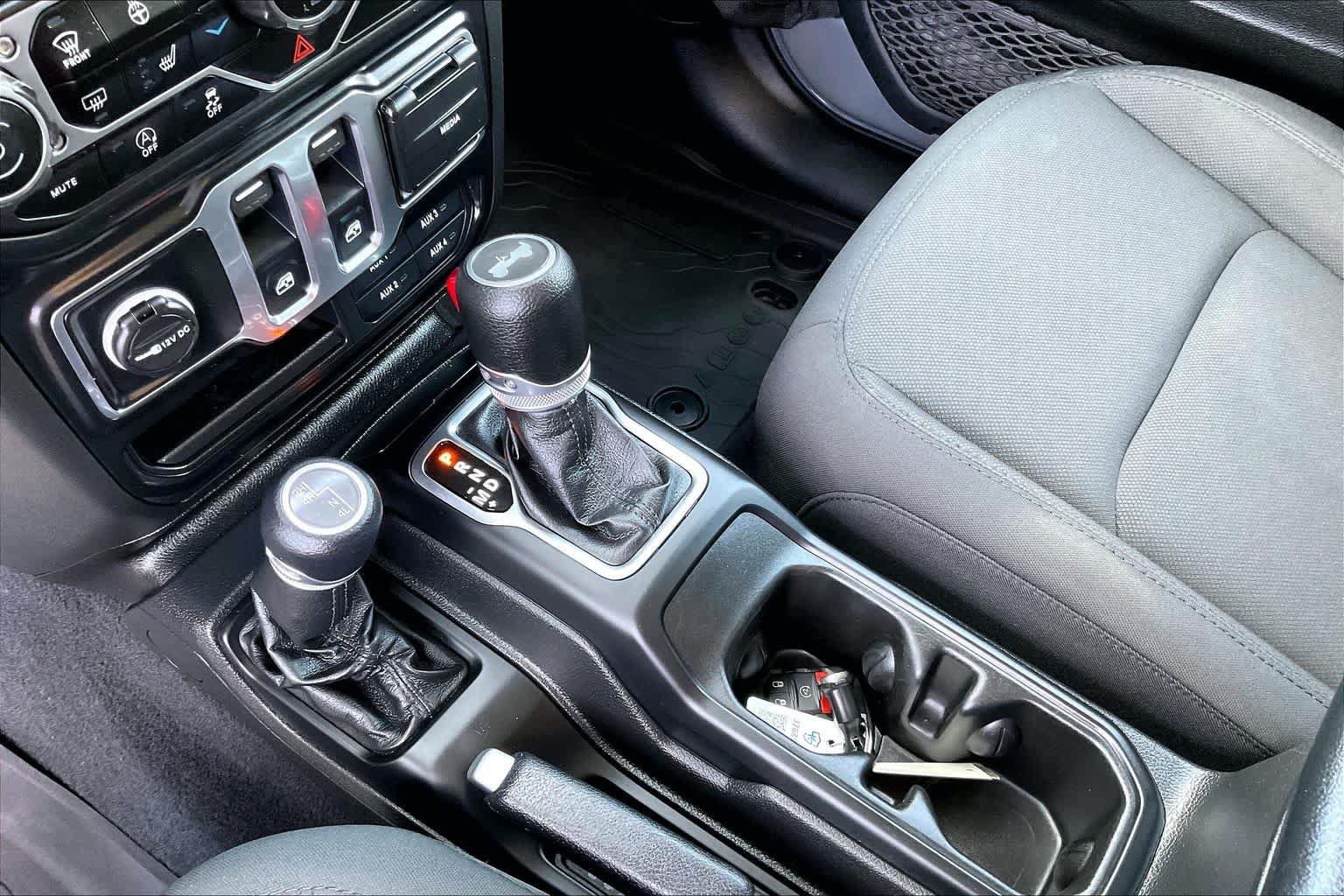 Used 2022 Jeep Wrangler Sport AWD/4WD image 14