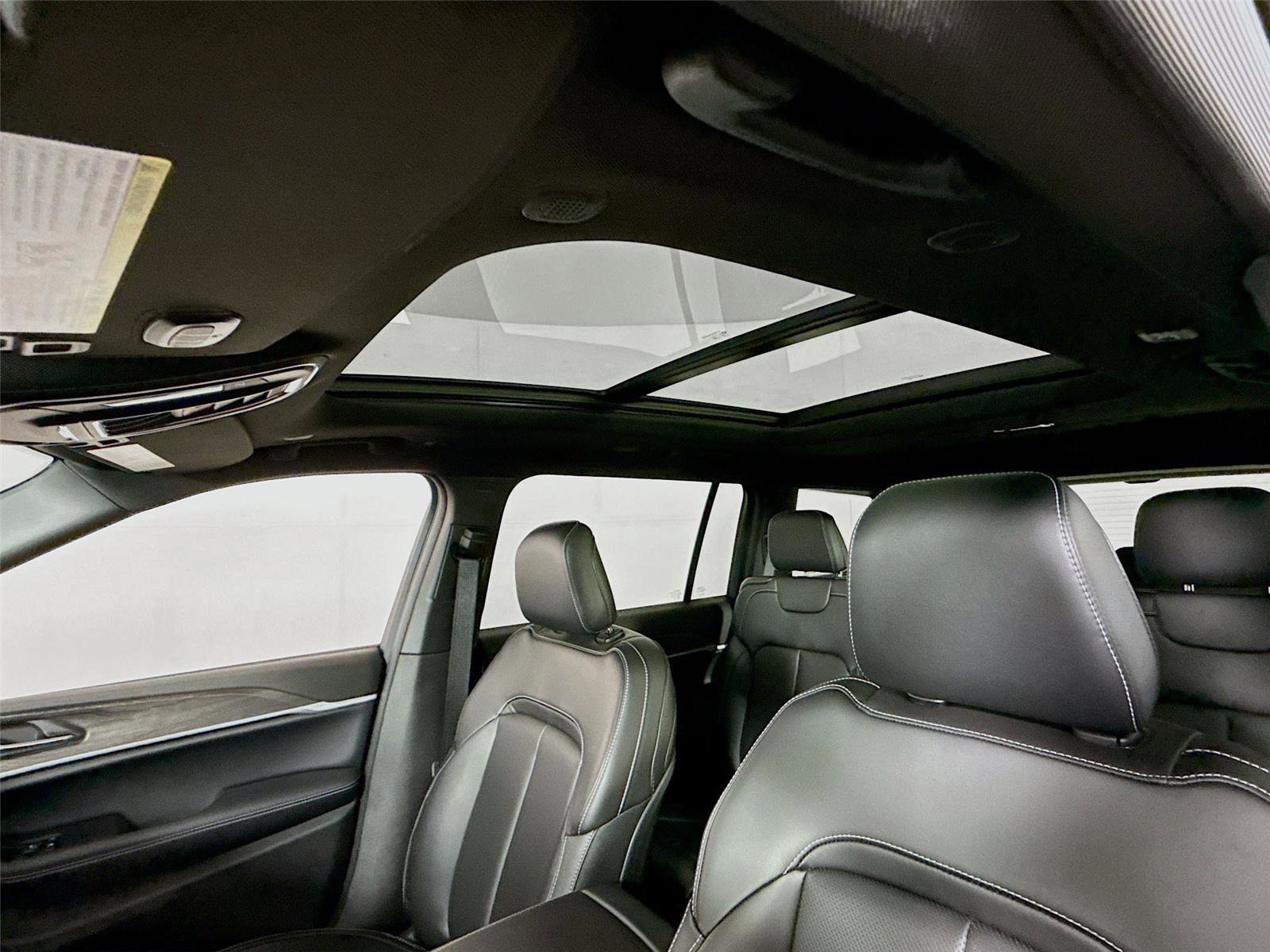 New 2026 Jeep Grand Cherokee L Limited w/ Luxury Tech Group II image 17