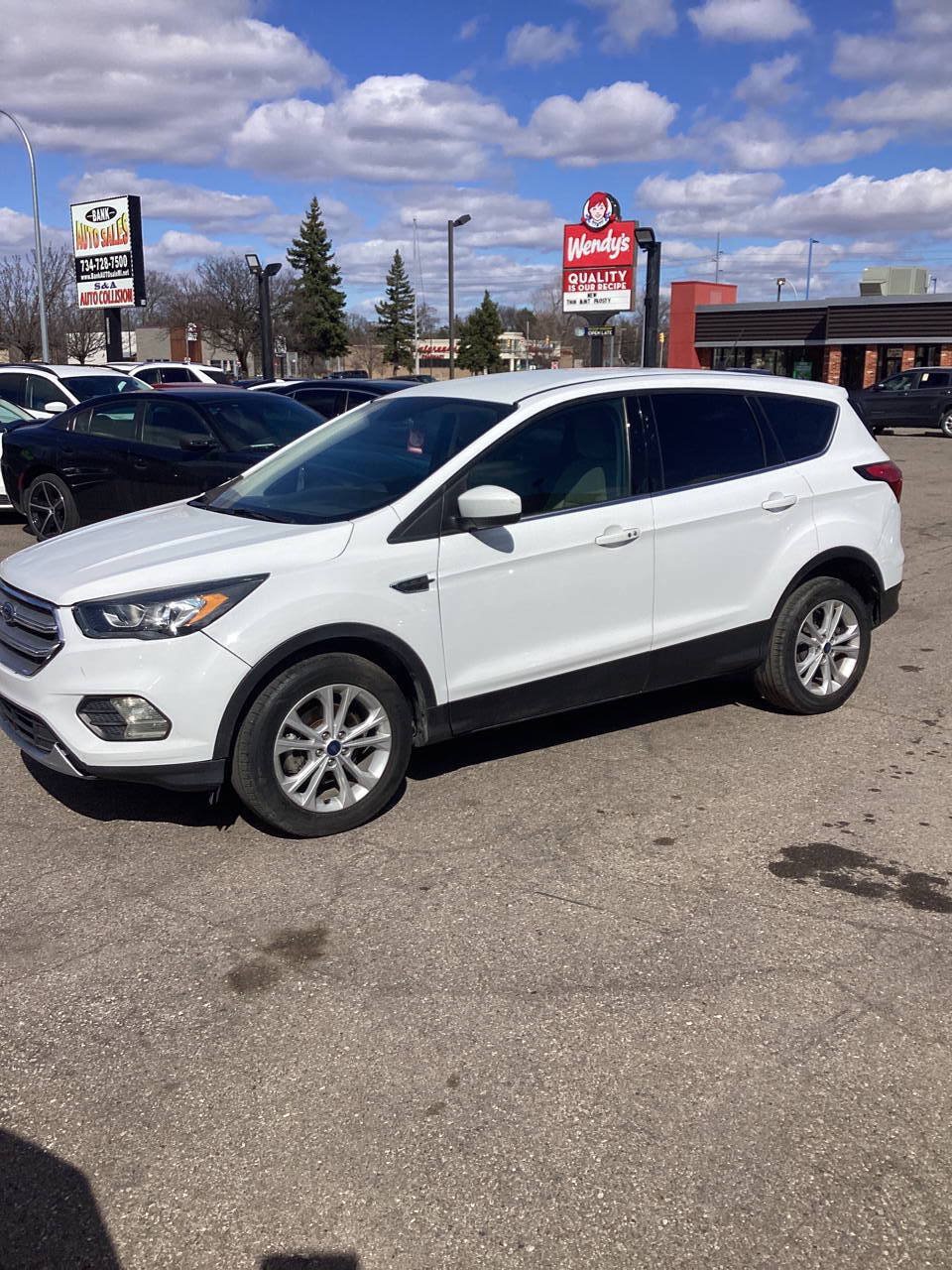 Used 2019 Ford Escape SE FWD image 5
