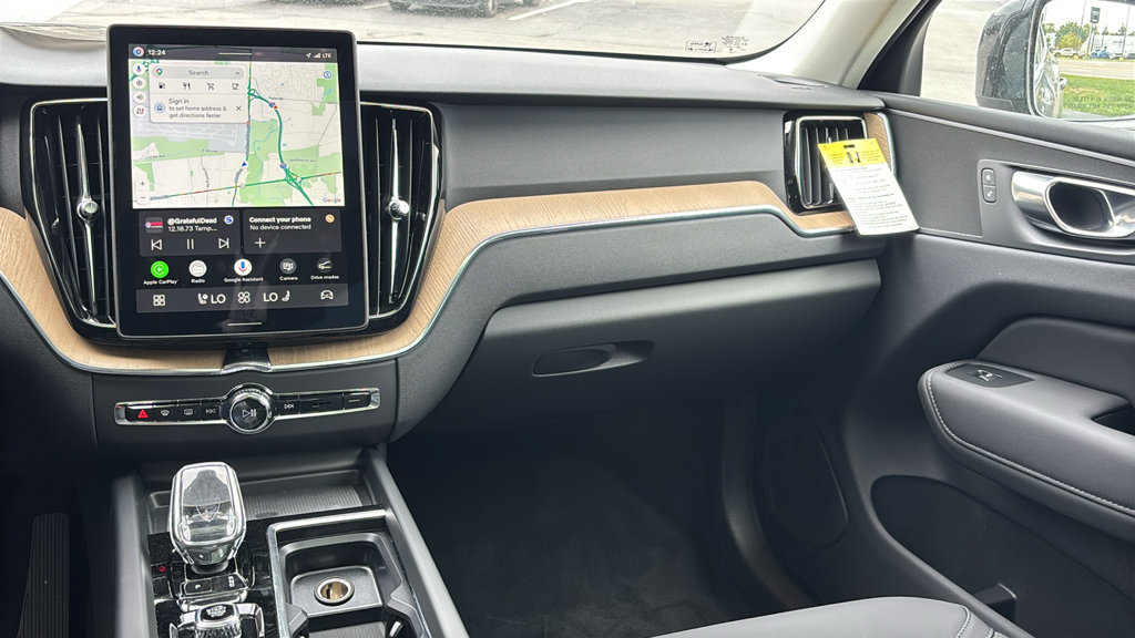 New 2026 Volvo XC60 B5 Plus w/ Protection Package Premier AWD/4WD image 7