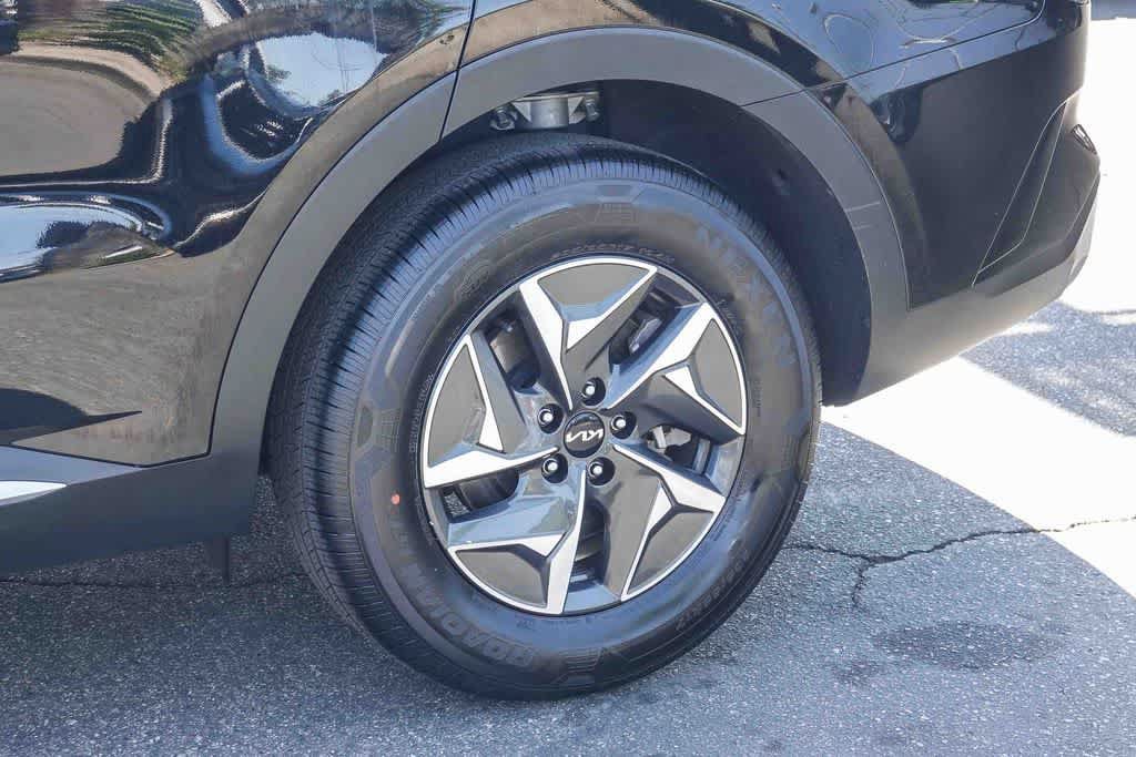 Certified 2023 Kia Sorento EX FWD image 8