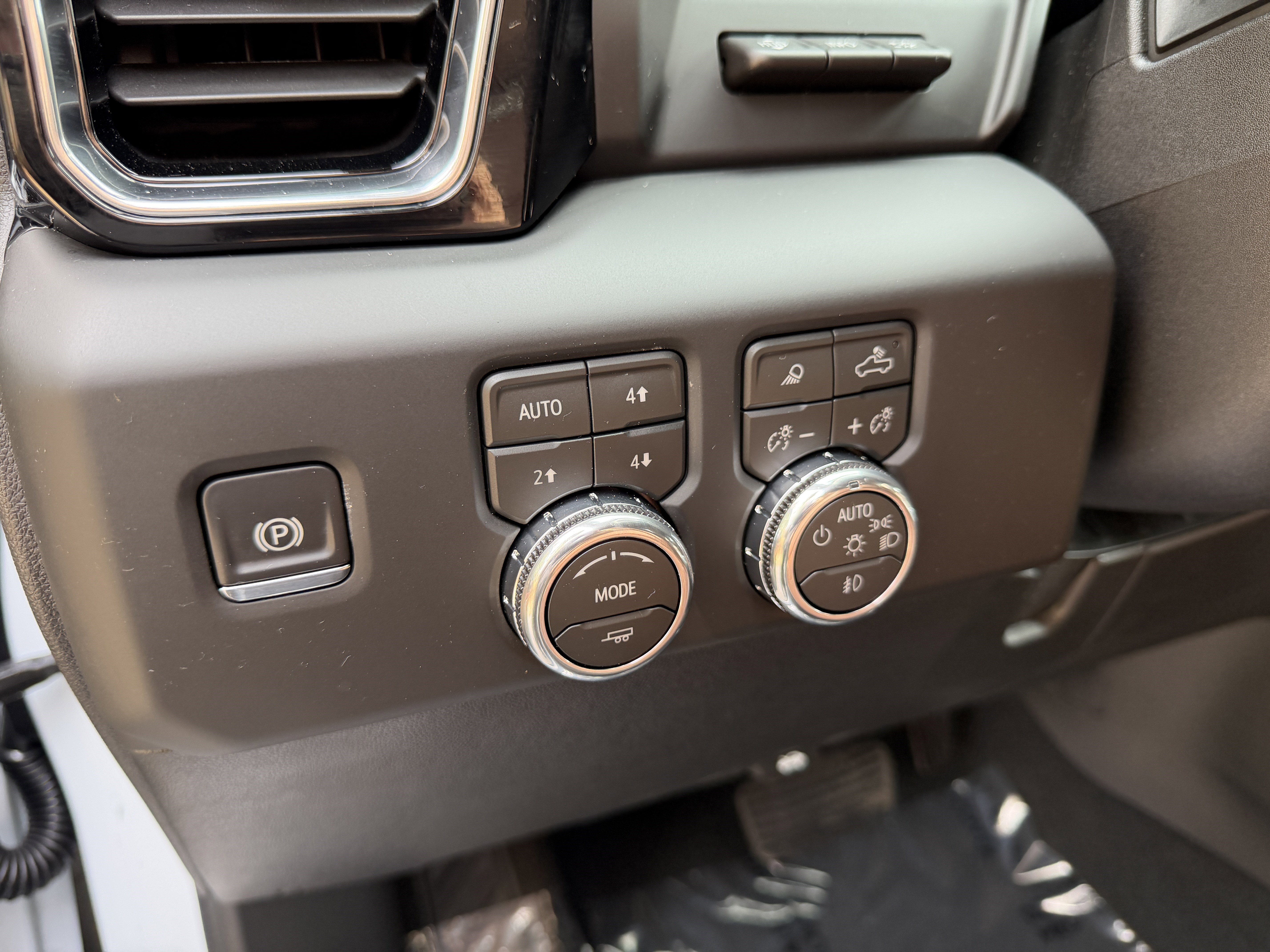 New 2026 GMC Sierra 3500 Denali Ultimate image 21