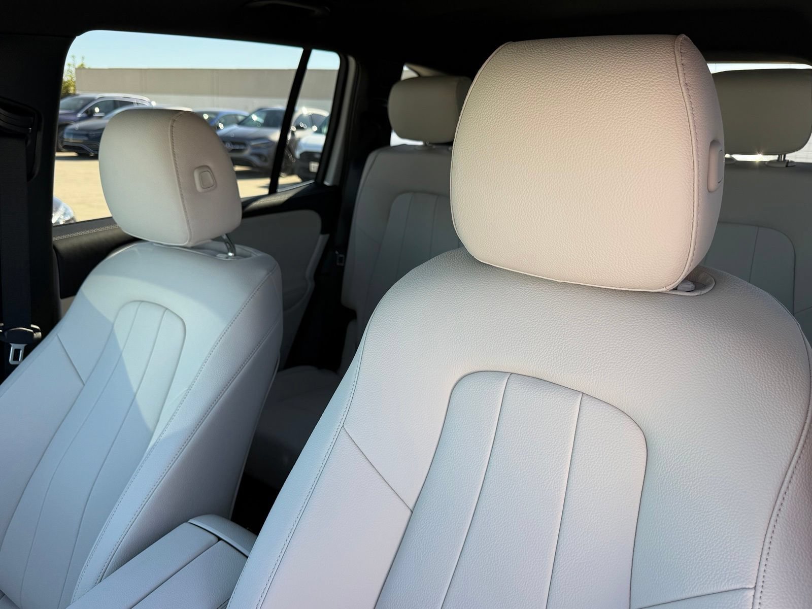 New 2026 Mercedes-Benz GLB 250 4MATIC image 16