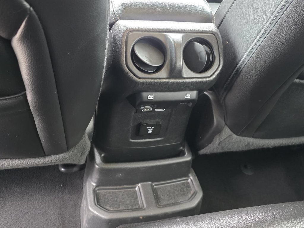 Used 2023 Jeep Wrangler Unlimited Sahara AWD/4WD image 11
