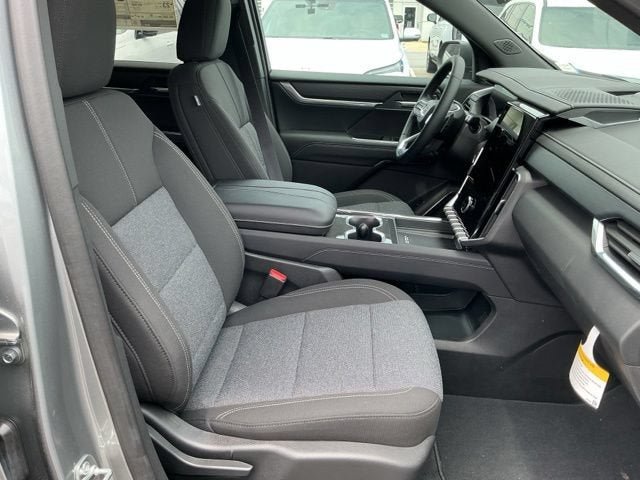 New 2025 GMC Acadia Elevation w/ Black Edition FWD image 18