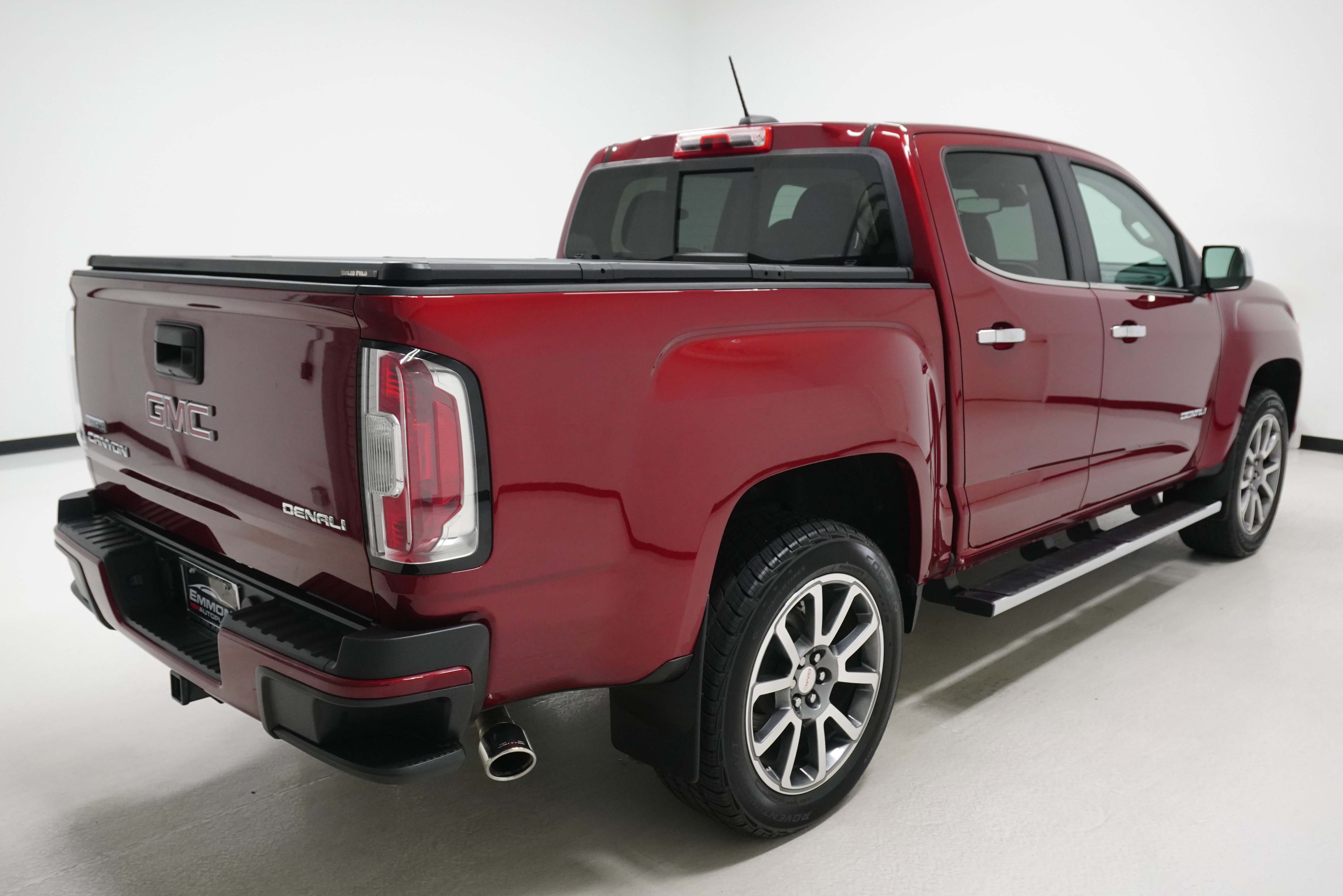 Used 2017 GMC Canyon Denali image 4