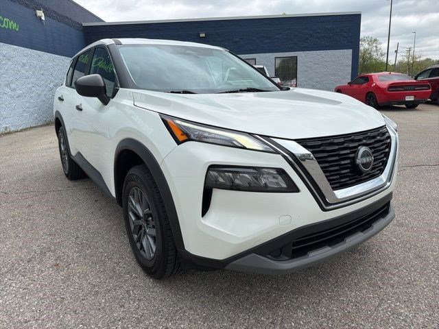 Used 2023 Nissan Rogue S FWD image 7
