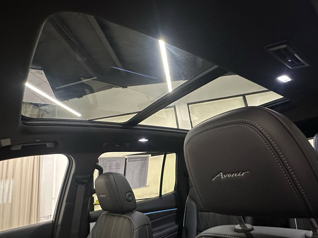 Certified 2025 Buick Enclave Avenir image 42