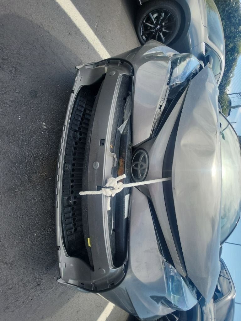 Used 2018 Toyota Corolla SE w/ SE Premium Package FWD image 3