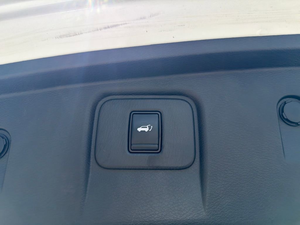 Used 2022 Nissan Murano SL w/ Cargo Package FWD image 11