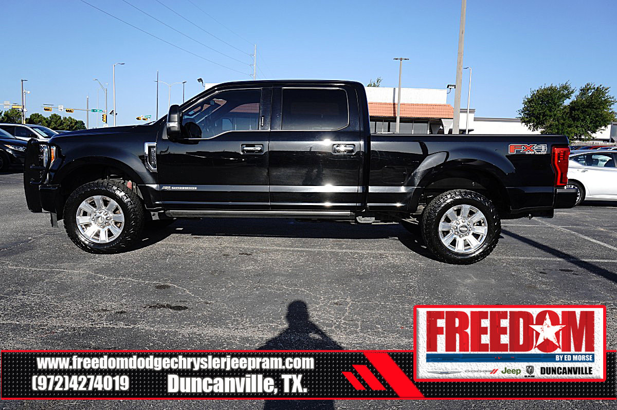 Used 2017 Ford F250 Platinum w/ Platinum Ultimate Package AWD/4WD image 2