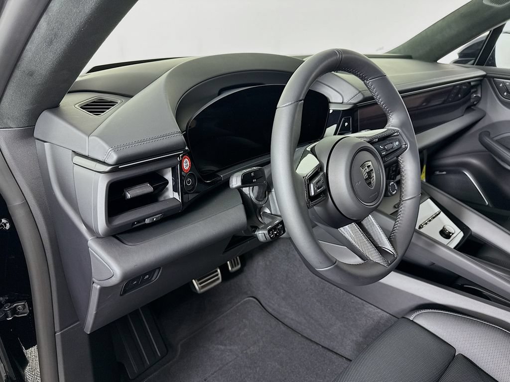 New 2025 Porsche Macan Turbo Electric AWD/4WD image 4