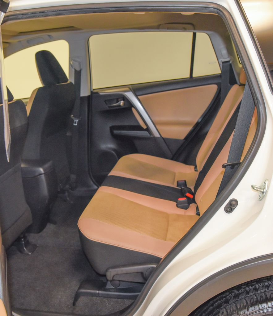 Used 2017 Toyota RAV4 XLE w/ All Weather Liner Package AWD/4WD image 4