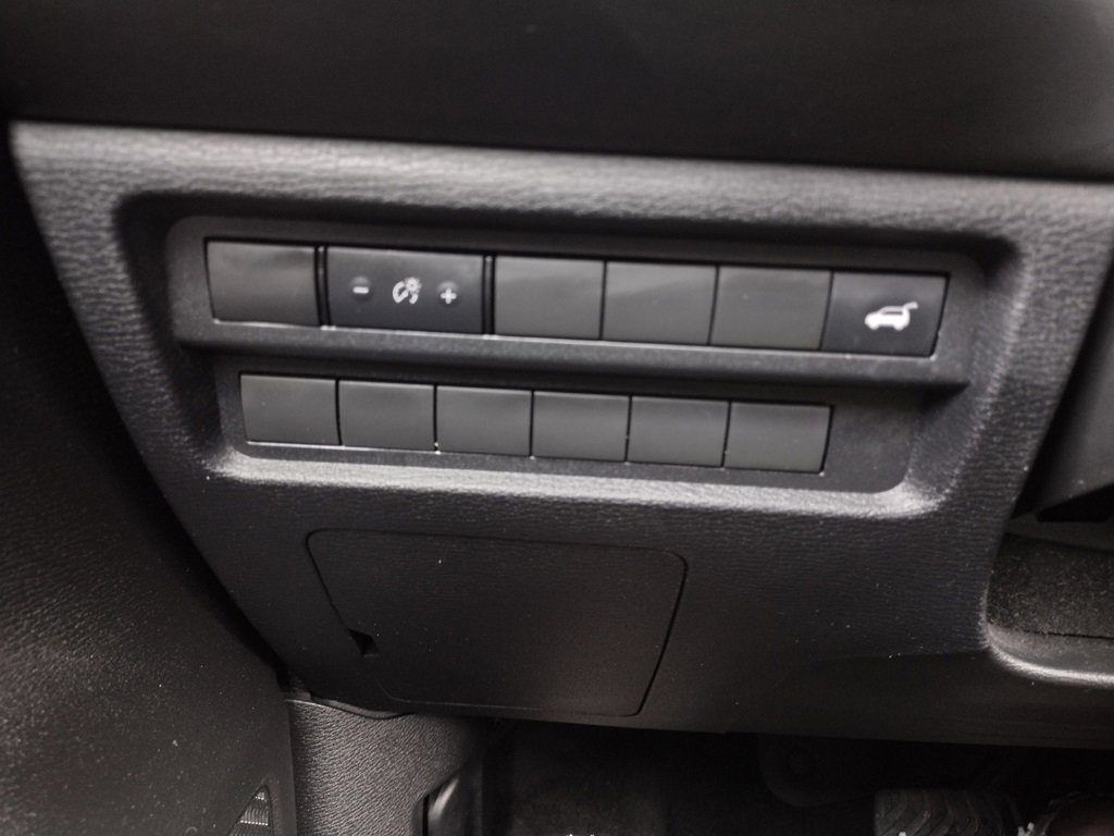 Used 2024 Mitsubishi Outlander SE Black Edition image 22