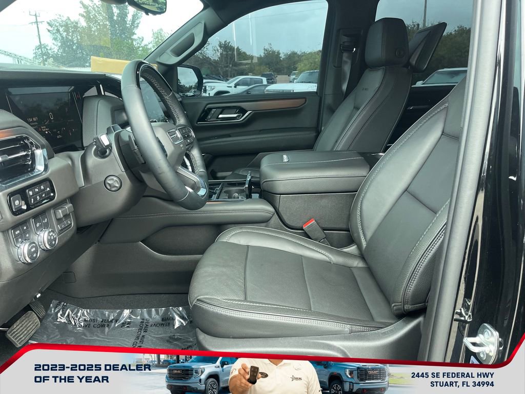 Used 2025 GMC Yukon XL Denali w/ Denali Reserve Package image 9