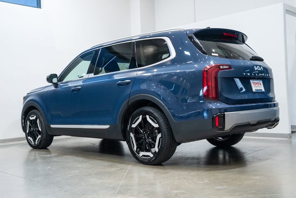 Used 2025 Kia Telluride S AWD/4WD image 7