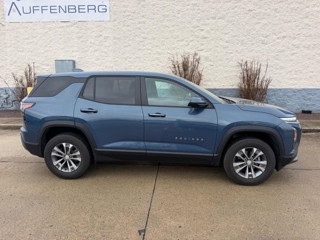 Used 2026 Chevrolet Equinox LT w/ Convenience Package II image 2