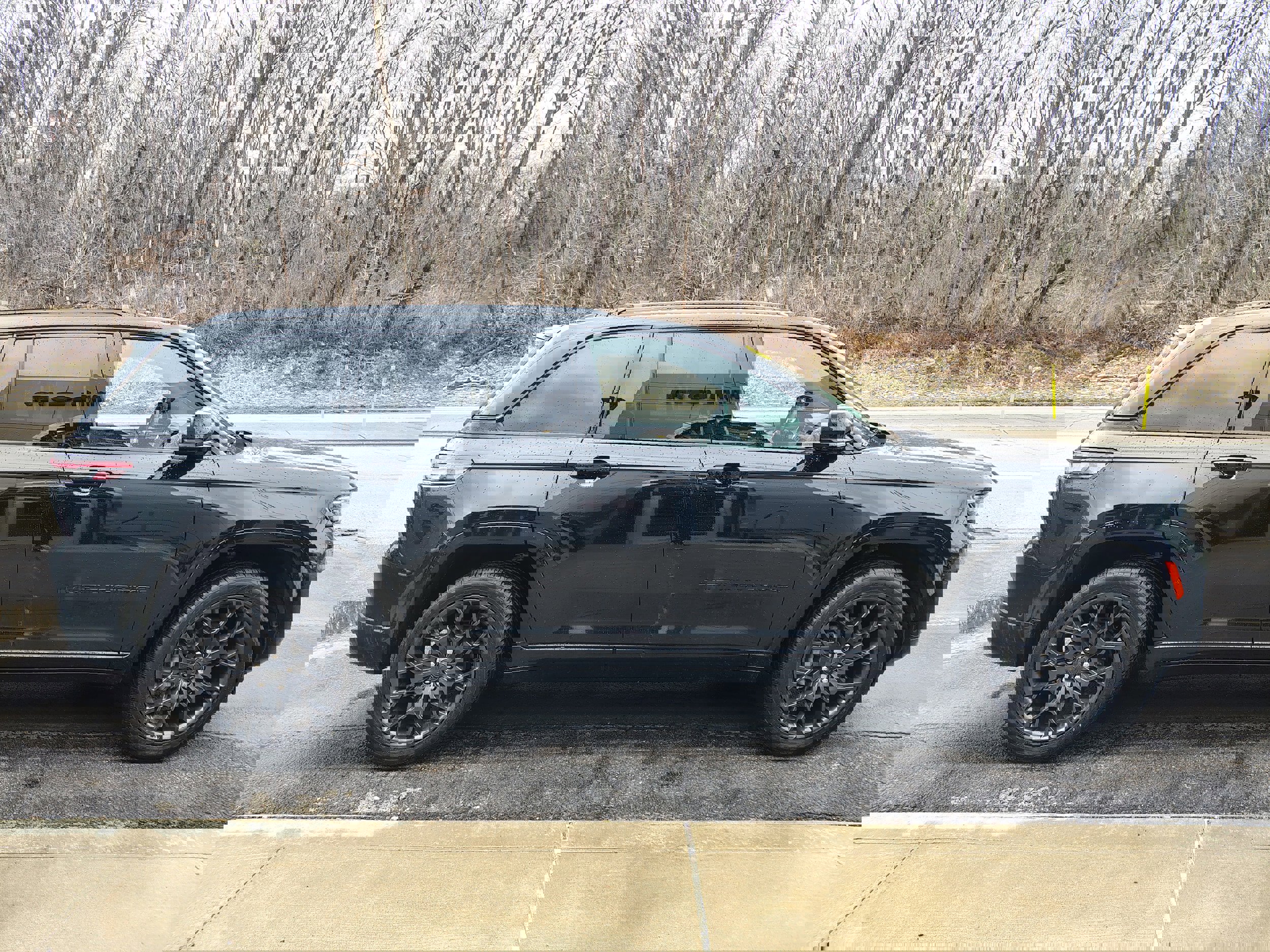 Certified 2024 Jeep Grand Cherokee Summit image 7