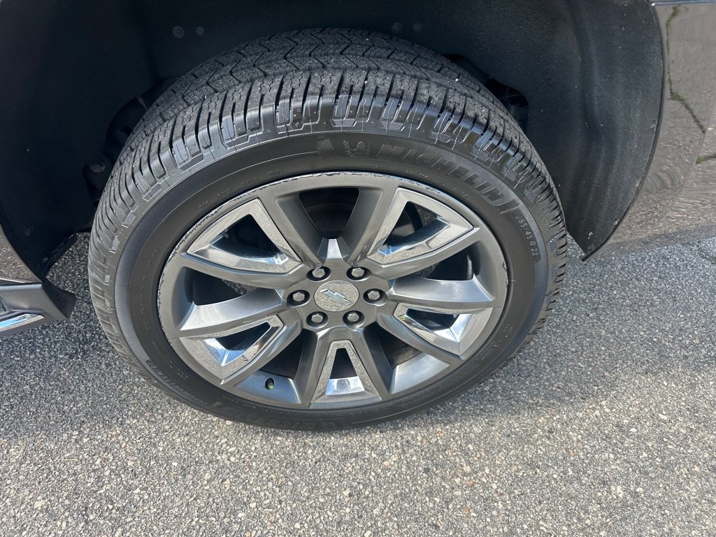 Used 2017 Chevrolet Suburban Premier AWD/4WD image 9