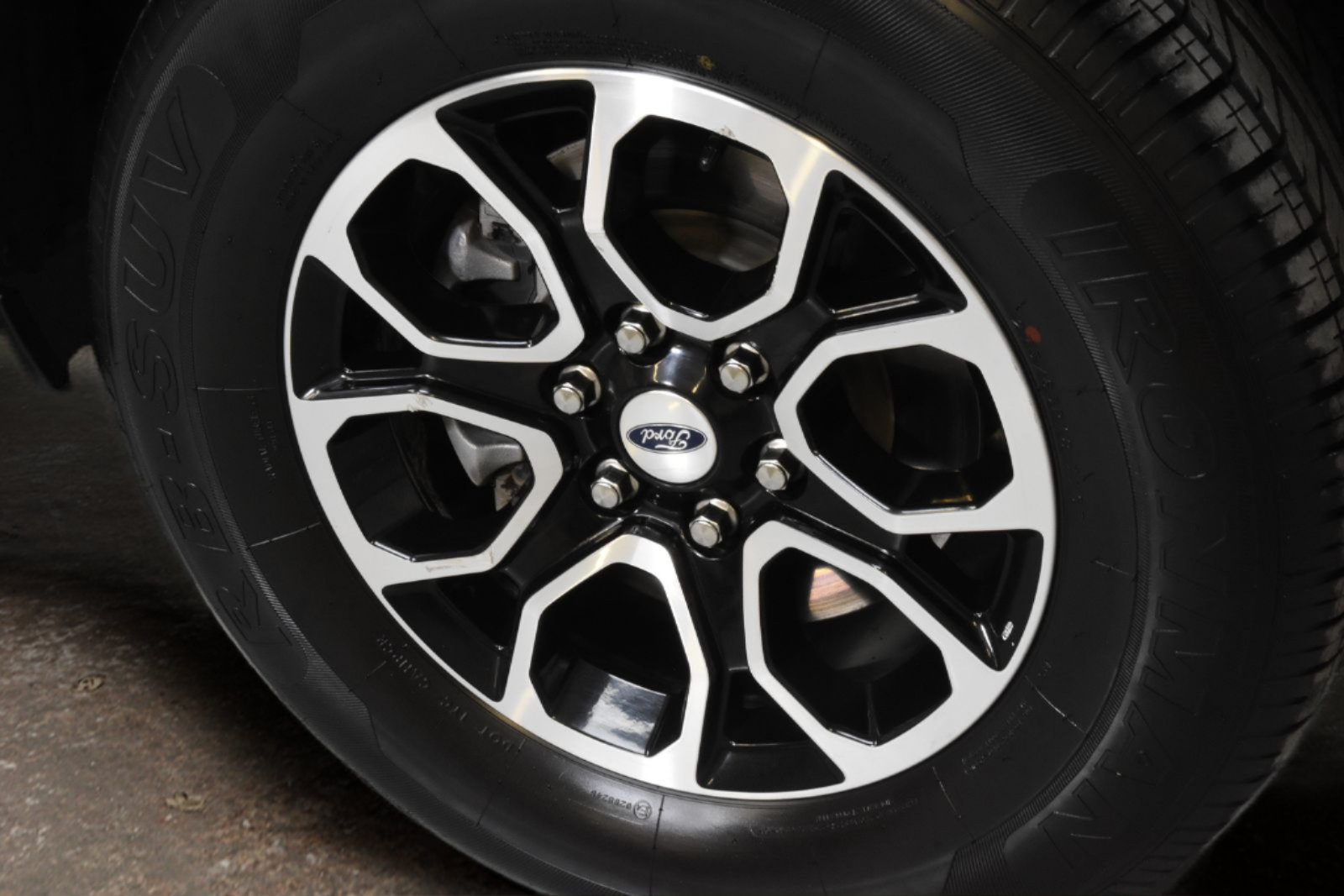 Used 2024 Ford Expedition XLT RWD image 6