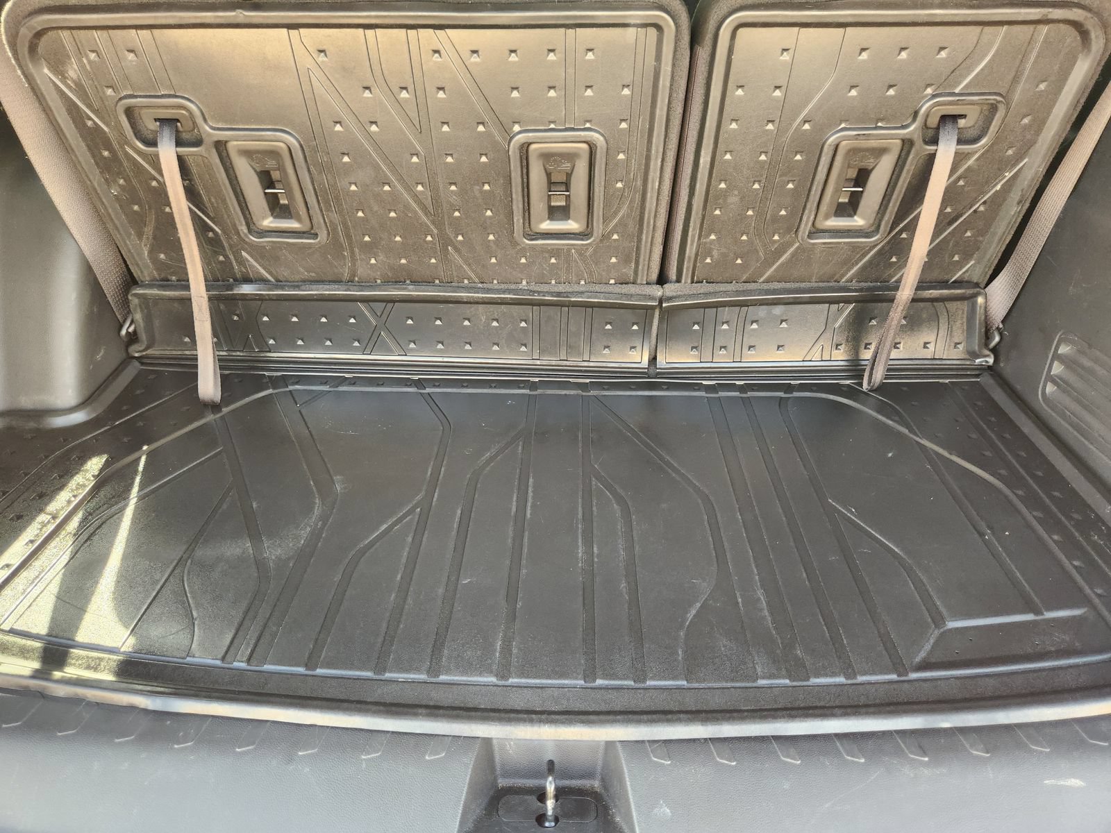 Used 2021 Chevrolet Traverse LS w/ LPO, Floor Liner Package FWD image 34