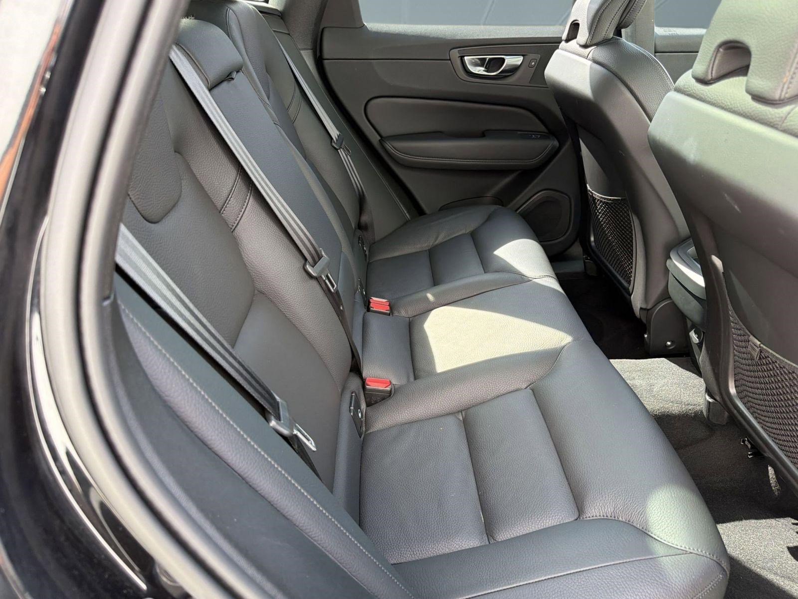 Certified 2025 Volvo XC60 B5 Plus image 29