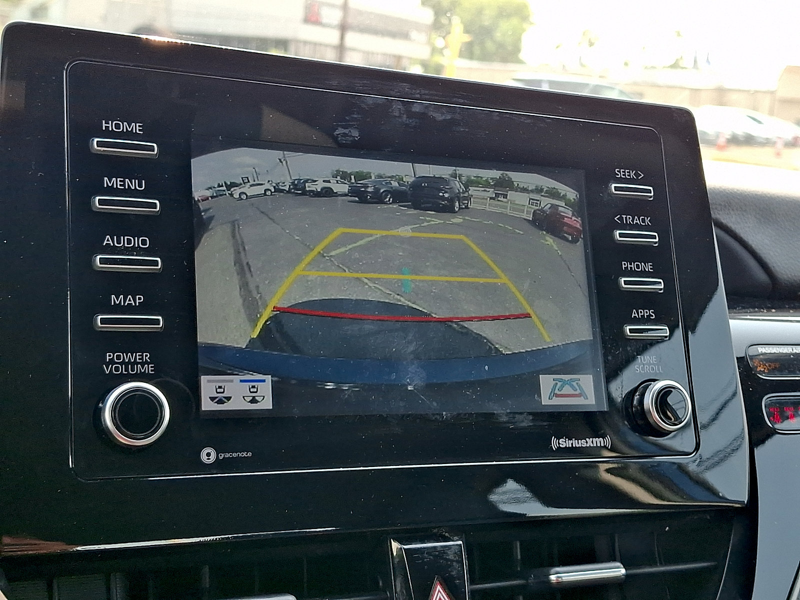 Used 2021 Toyota Camry SE FWD image 19