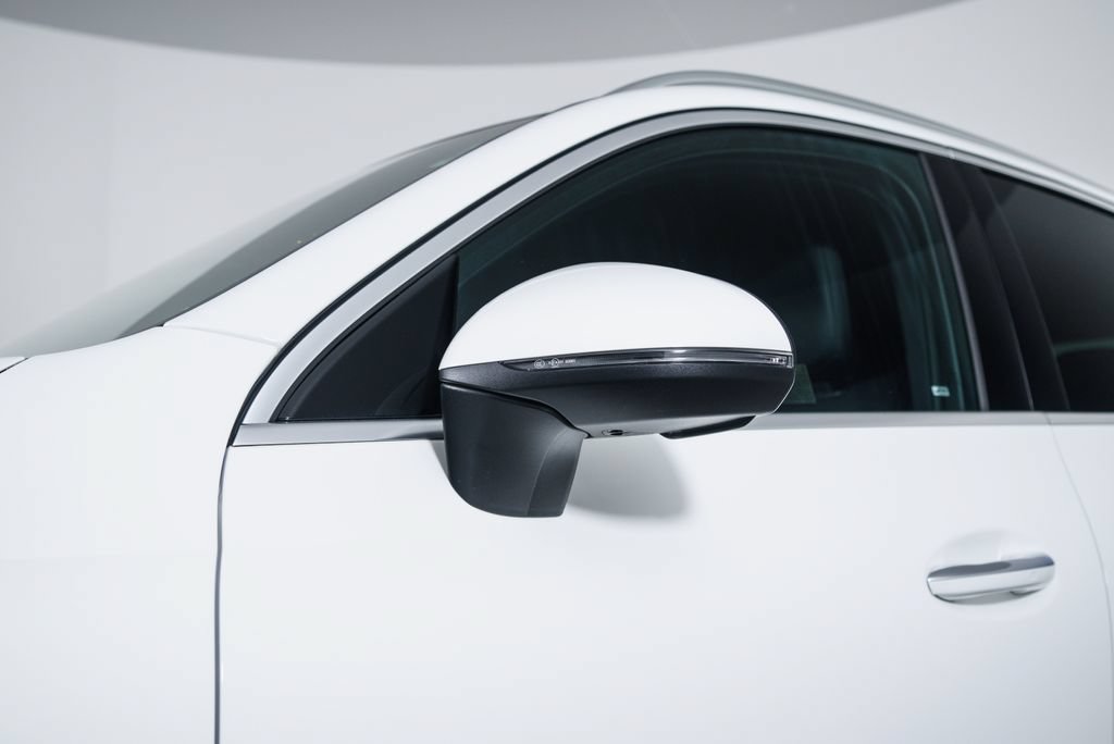 Certified 2025 Mercedes-Benz GLC 300 4MATIC image 13
