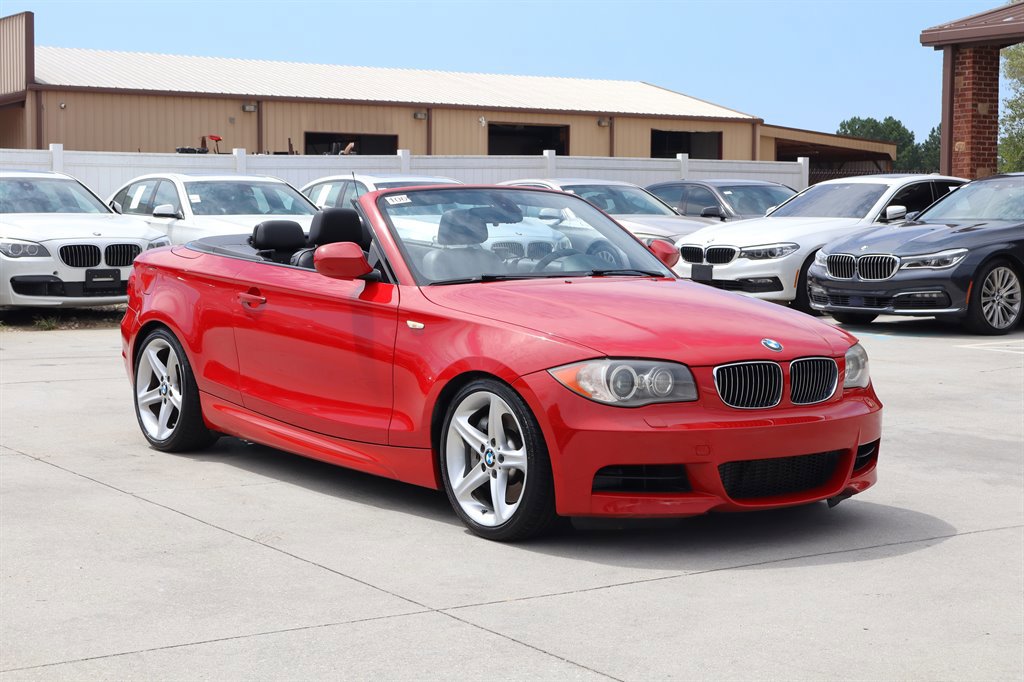 Used 2011 BMW 135i Convertible RWD image 16