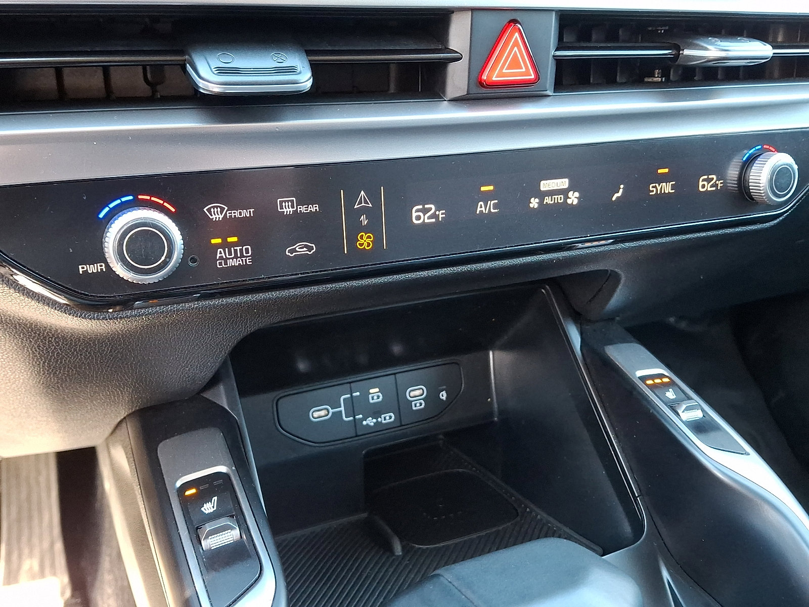 Used 2024 Kia Sorento S image 15