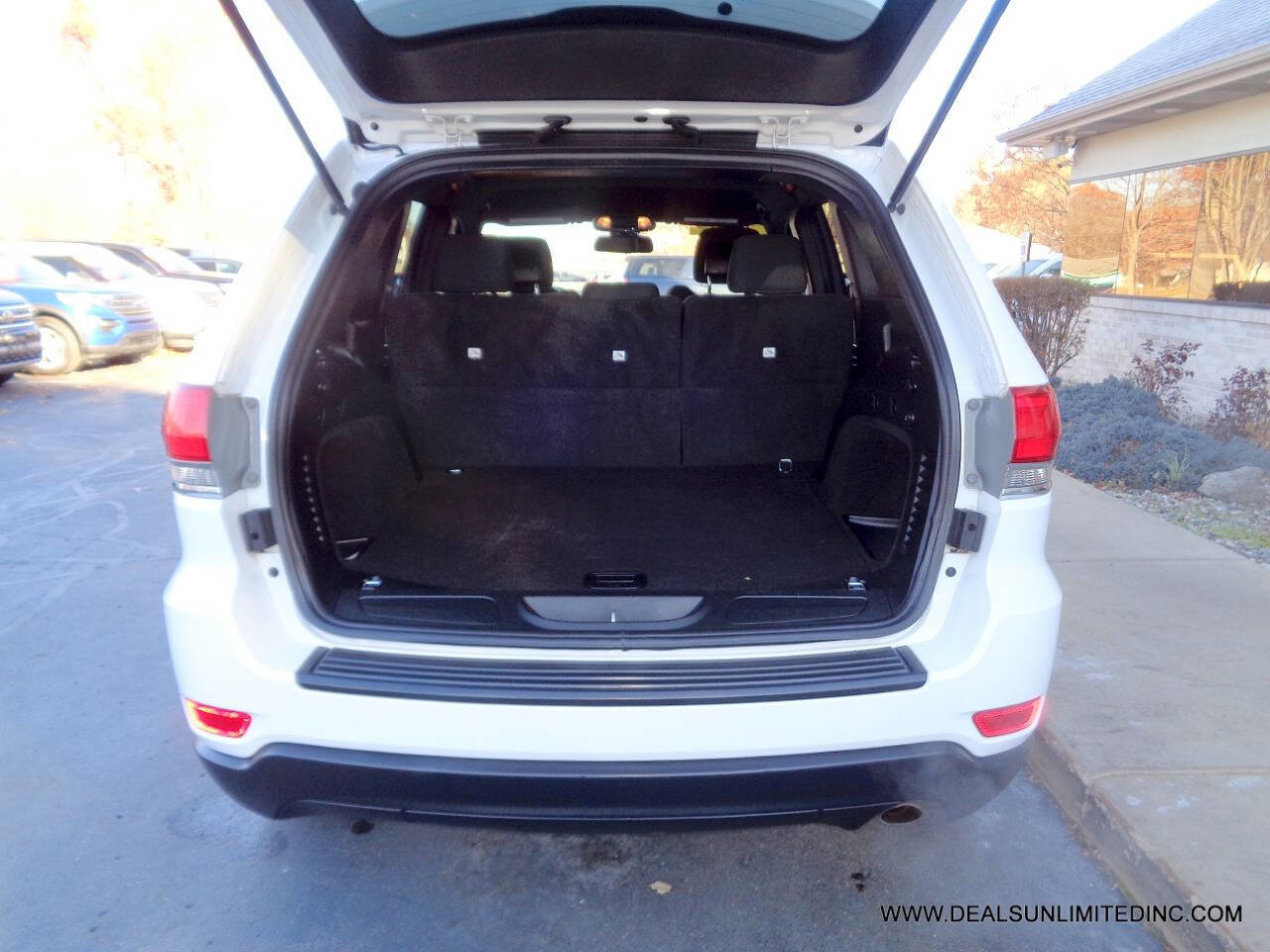 Used 2014 Jeep Grand Cherokee Laredo w/ Quick Order Package 23E AWD/4WD image 17