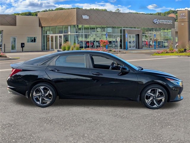 Certified 2023 Hyundai Elantra SEL w/ Convenience Package image 2