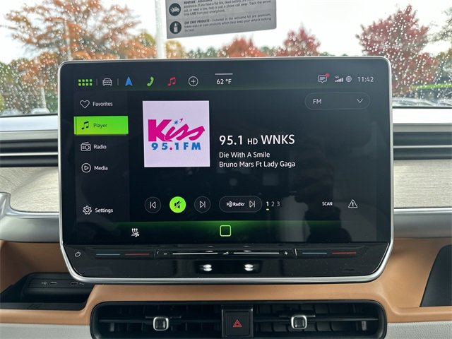 New 2025 Volkswagen ID. Buzz 1st Edition image 16