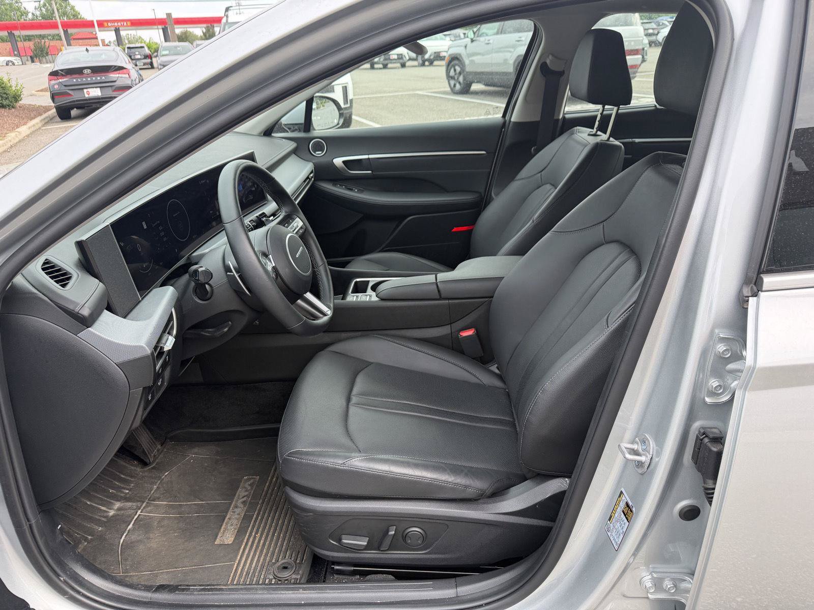 Certified 2025 Hyundai Sonata Limited FWD image 26